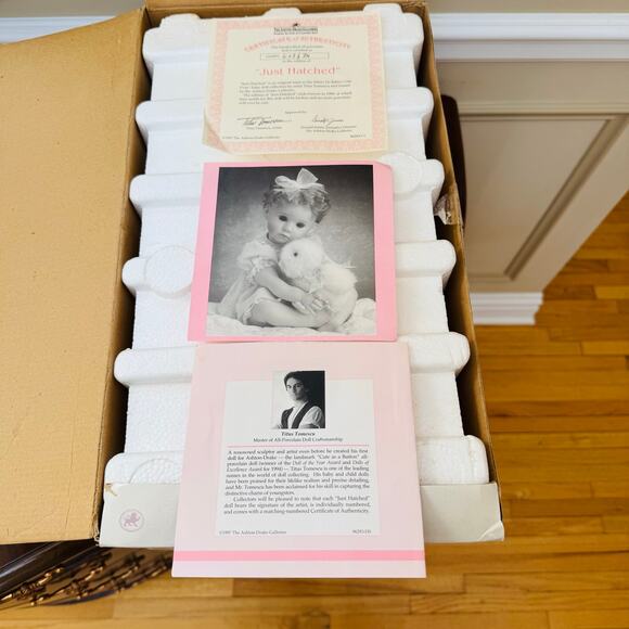 Ashton Drake Galleries Just Hatched Porcelain Doll 1997 Authentic Original New - Picture 3 of 10
